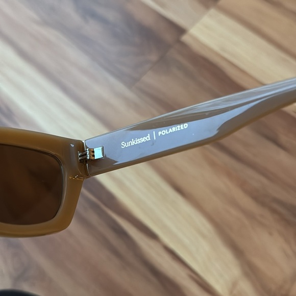Z Supply x Warm Collective Polarized Sunglasses Taupe - Picture 3 of 3